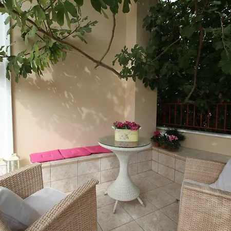 Archontariki Suites Apartman